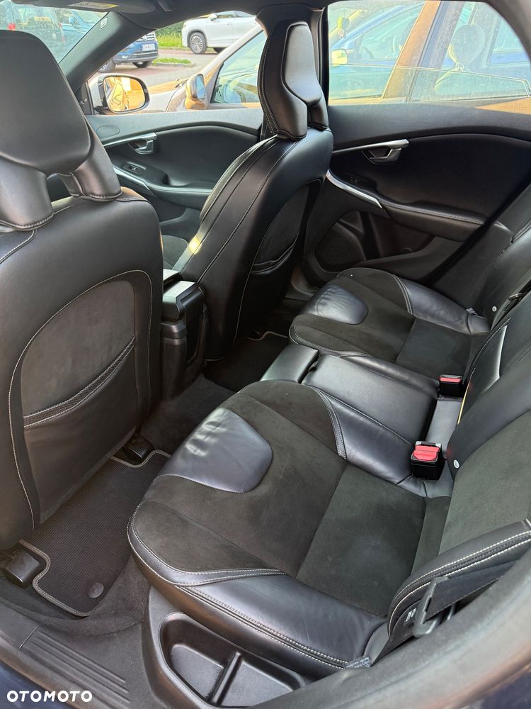 Volvo V40 D4 R-Design - 5
