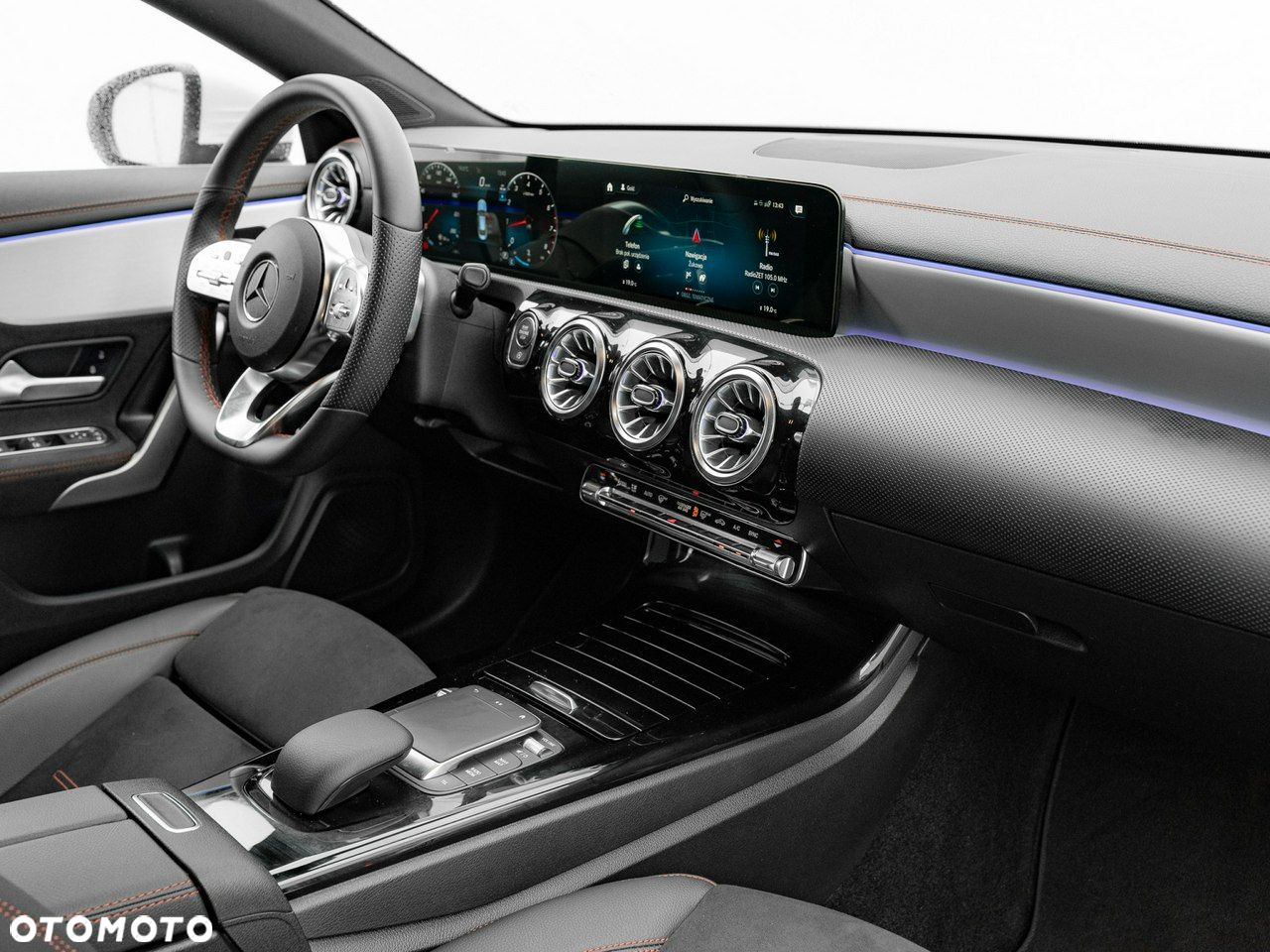 Mercedes-Benz CLA - 33