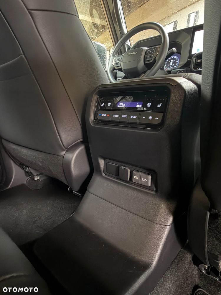 Toyota Land Cruiser LC 2.8 D-4D Executive - 12