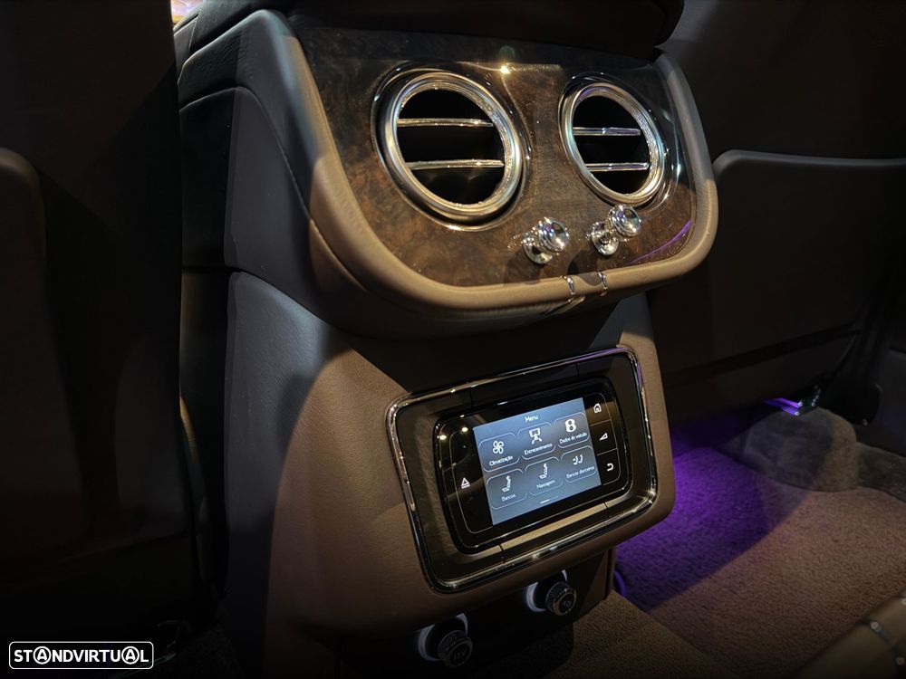 Bentley Bentayga Hybrid - 44