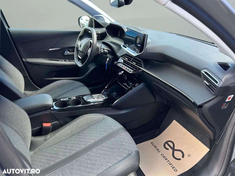 Peugeot 208 1.2L e-DCS6 MHEV Allure - 12