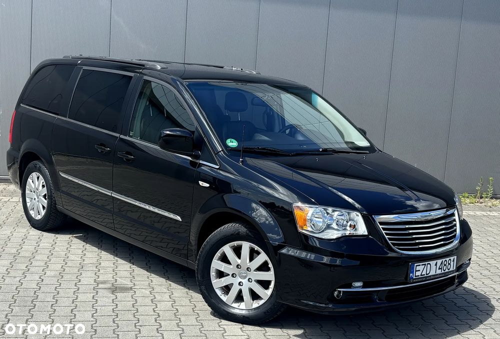 Chrysler Town & Country 3.6 Limited - 15