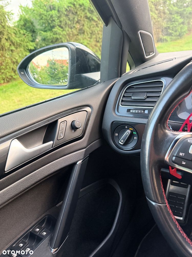 Volkswagen Golf - 19