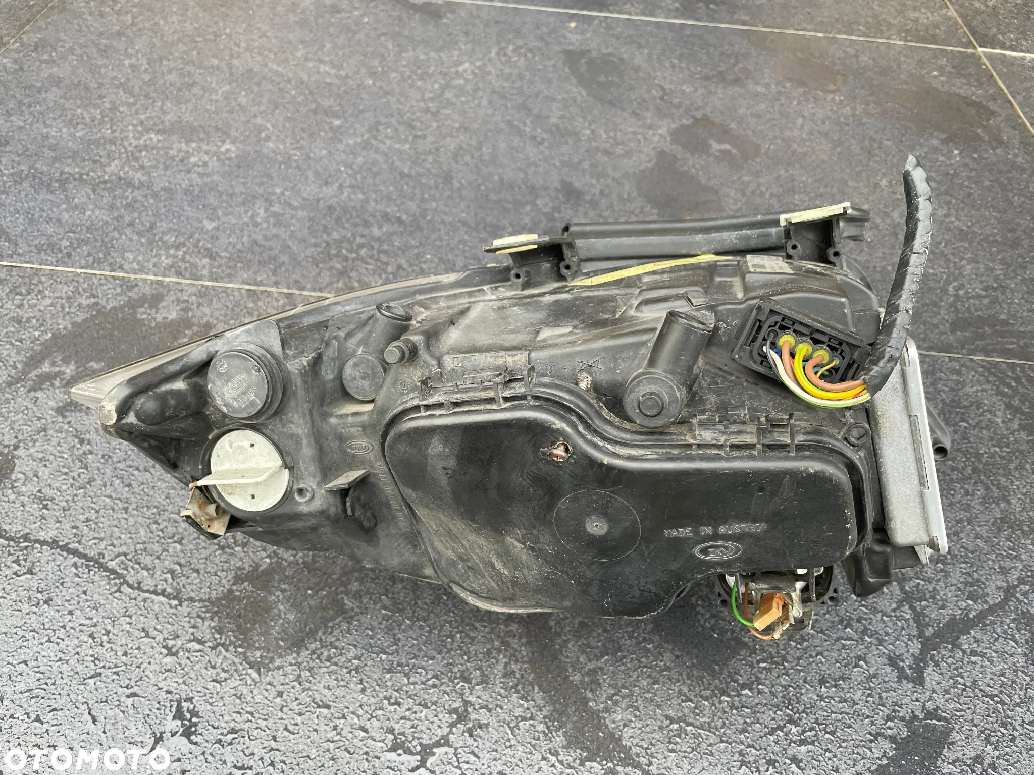 BMW 3 III E90 E91 LAMPA LEWA reflektor lewy XENON NIESKRĘTNY KOMPLETNA 6942737 - 6