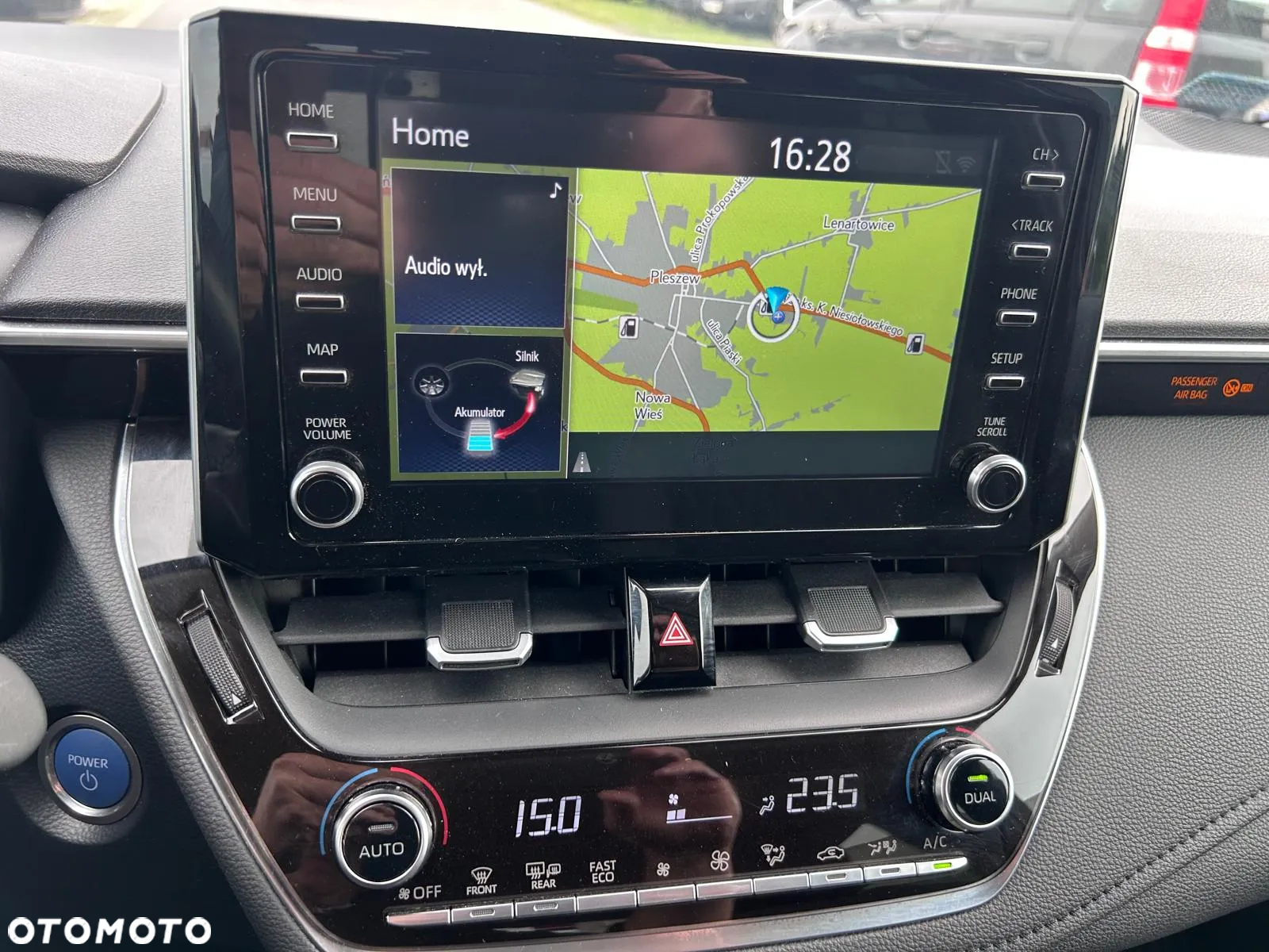 Toyota Corolla 1.8 Hybrid Comfort - 17
