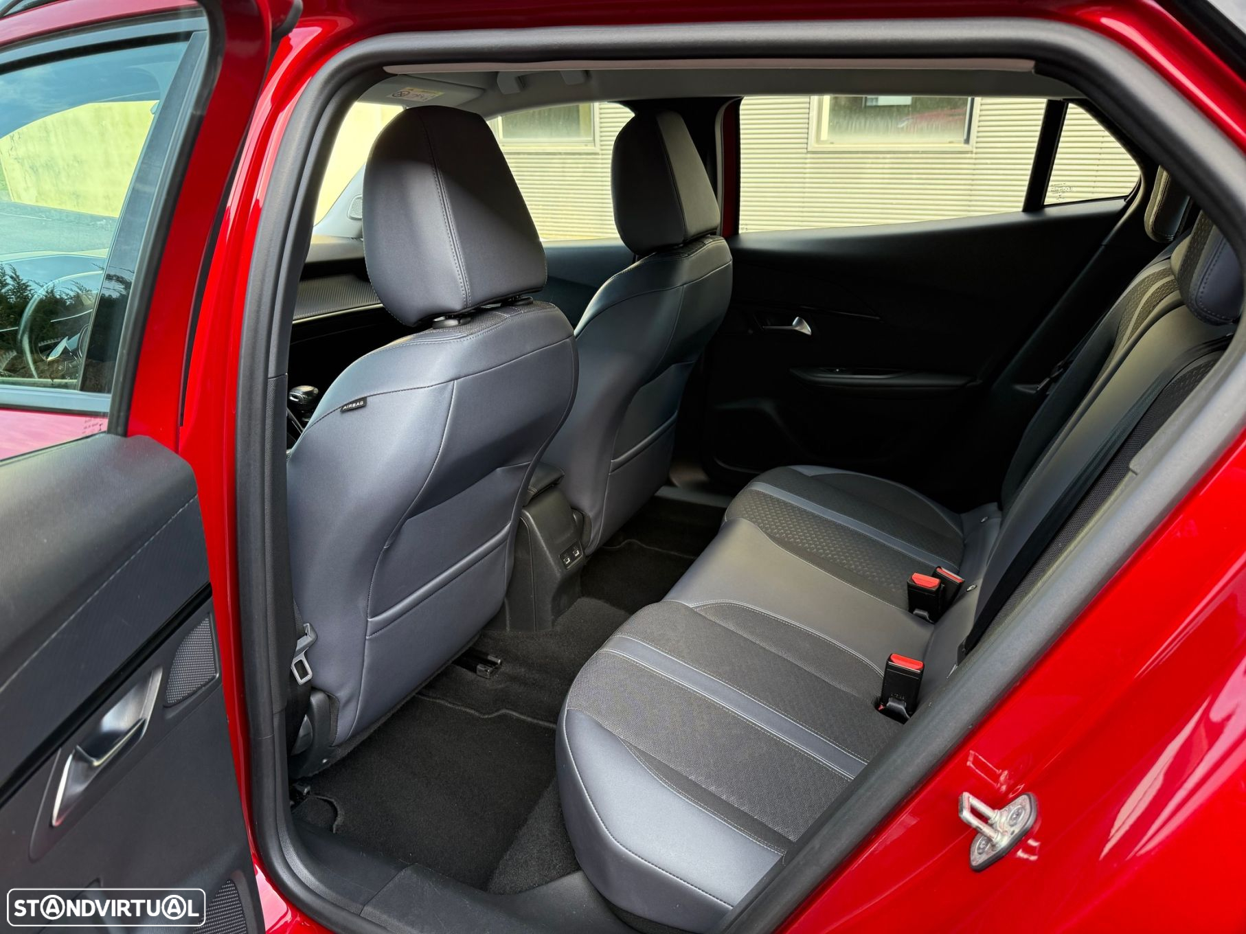Peugeot 2008 PureTech 130 Stop&Start Allure - 19