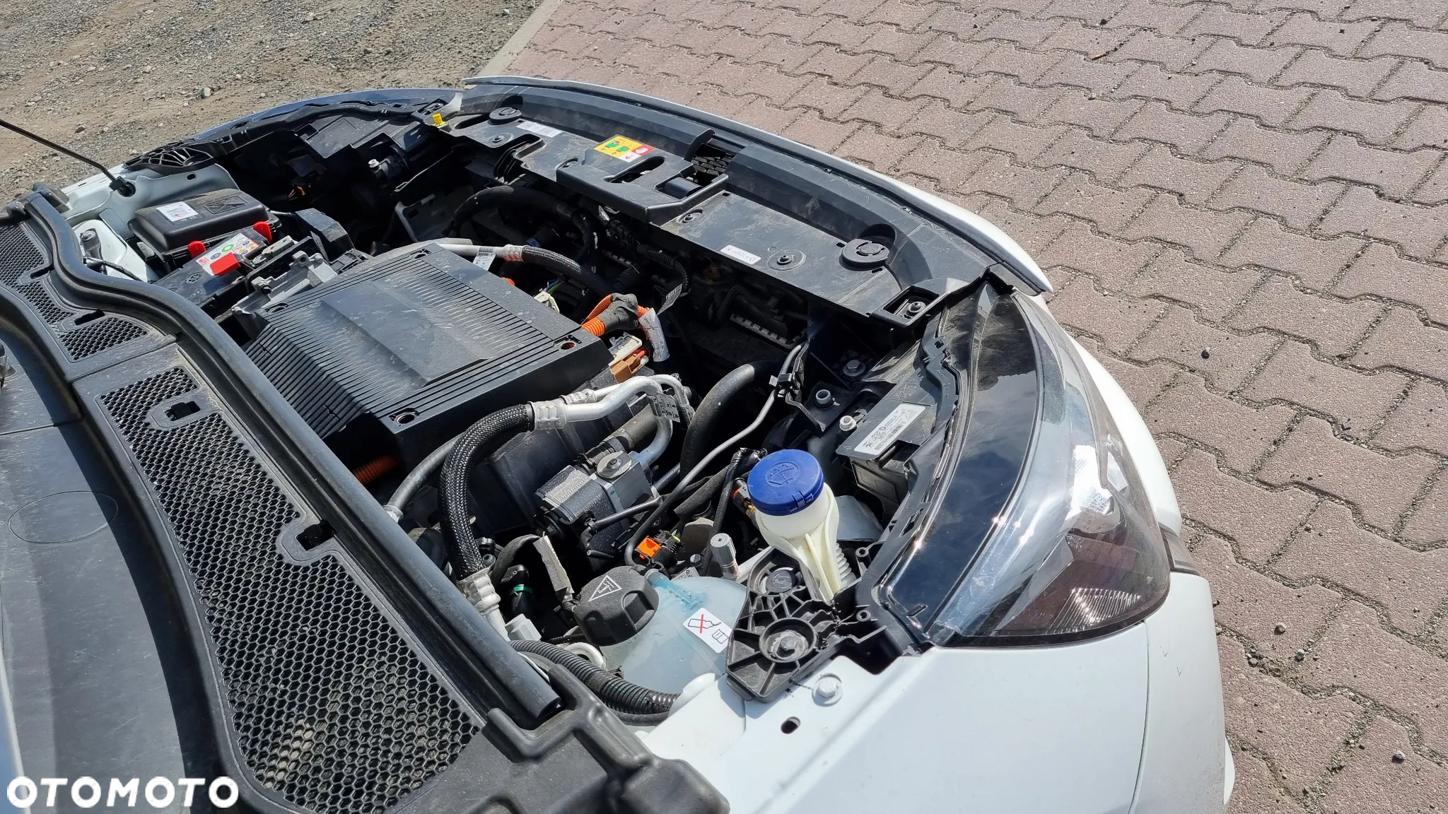 Peugeot 208 - 32