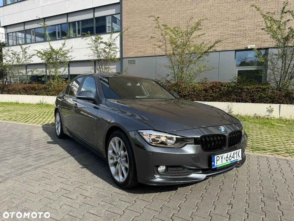 BMW Seria 3 320i Sport Line - 22