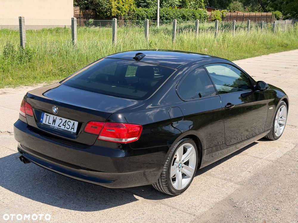 BMW Seria 3 325i Edition Exclusive - 13