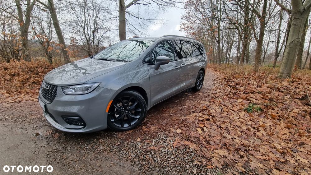 Chrysler Pacifica - 2