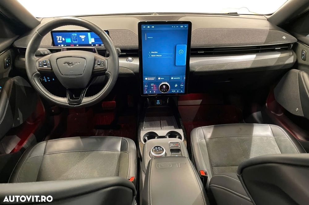 Ford Mustang Mach-E AWD GT - 12