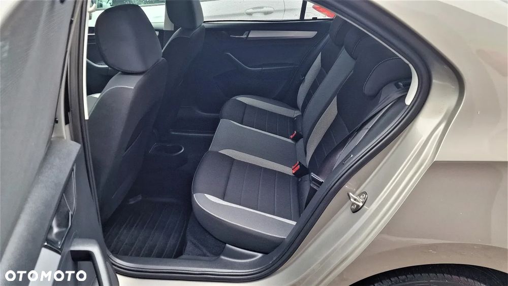 Skoda RAPID Spb 1.0 TSI Style - 11