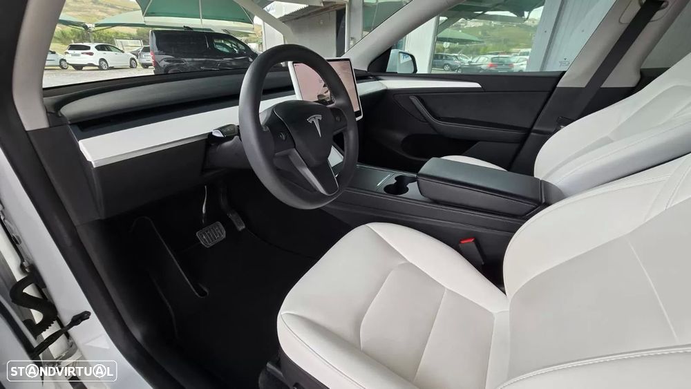 Tesla Model Y Long Range Dual Motor AWD - 10