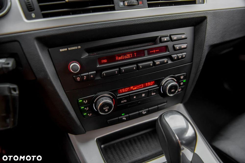 BMW Seria 3 335i xDrive Coupe Edition Exclusive - 30