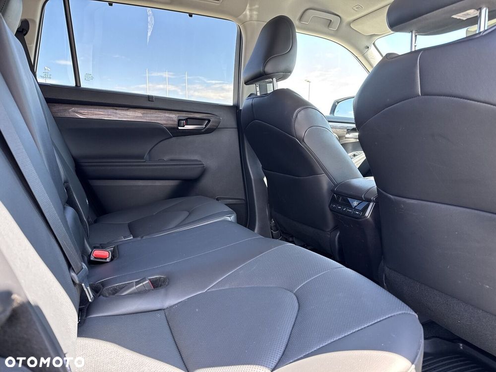 Toyota Highlander - 12