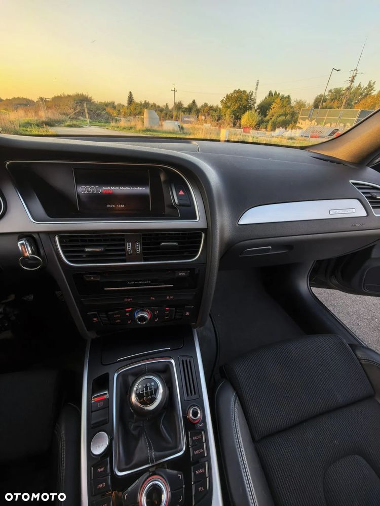 Audi A4 Limousine - 10