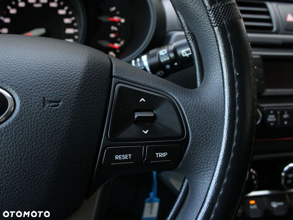Kia Rio - 19