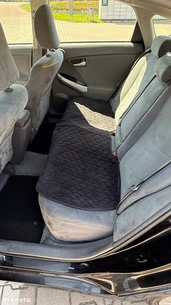 Toyota Prius (Hybrid) Comfort - 17