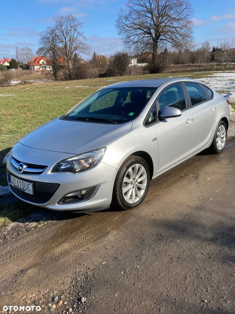 Opel Astra 1.4 Turbo - 1