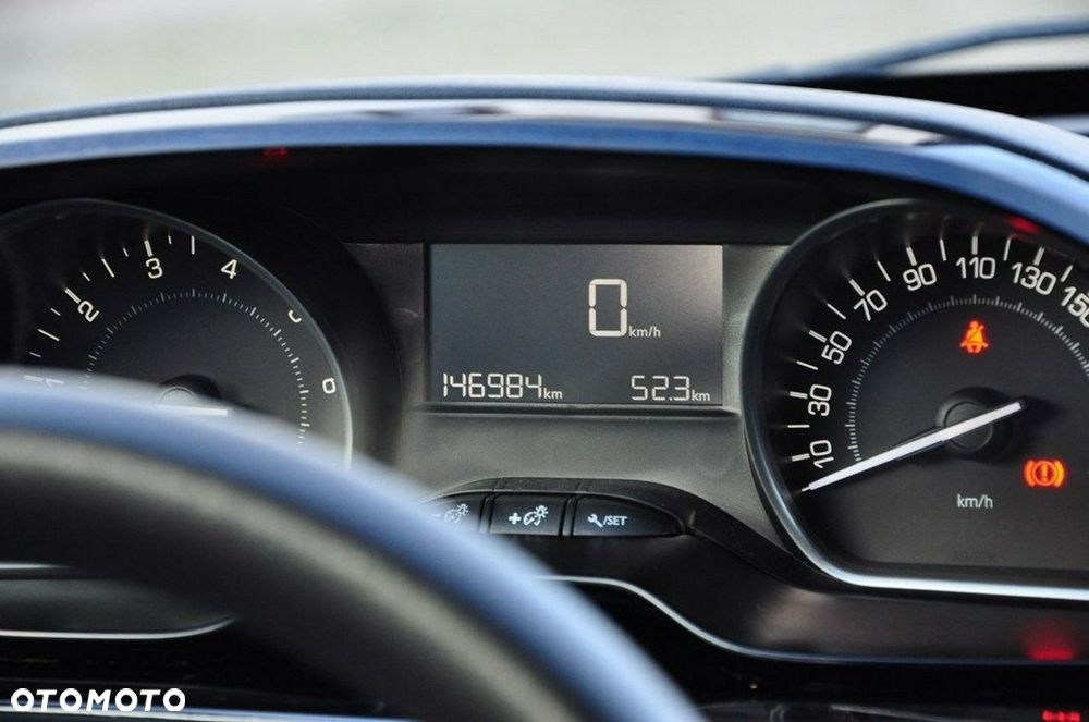 Peugeot 208 PureTech 82 Stop & Start Signature - 38