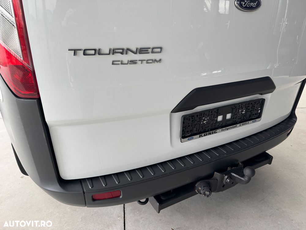 Ford Tourneo Custom - 25