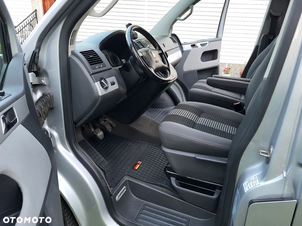Volkswagen Multivan - 10