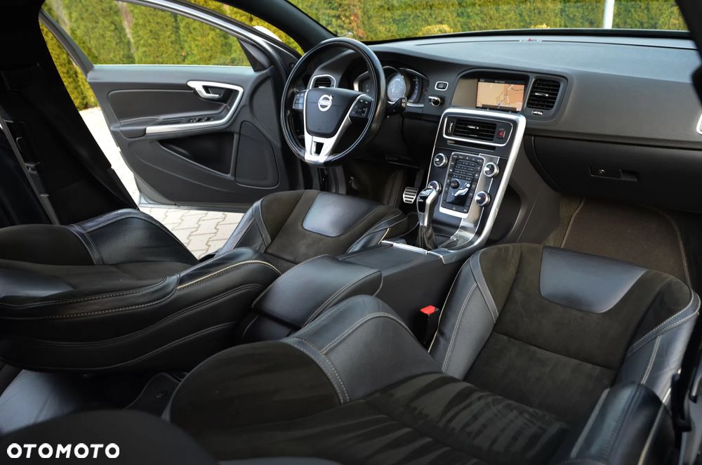 Volvo V60 D2 Drive-E R-Design Momentum - 28