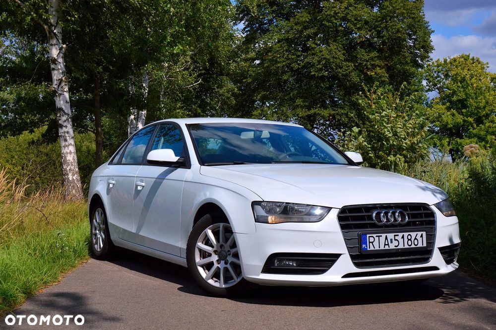 Audi A4 Limousine - 1