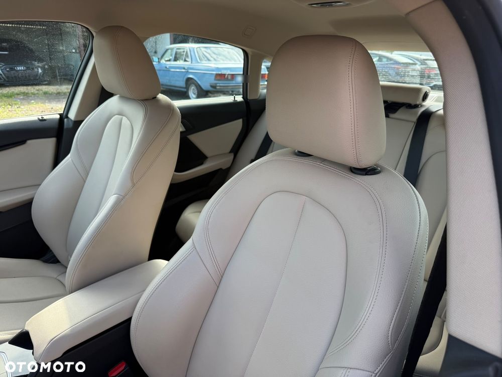 BMW Seria 2 218i - 24