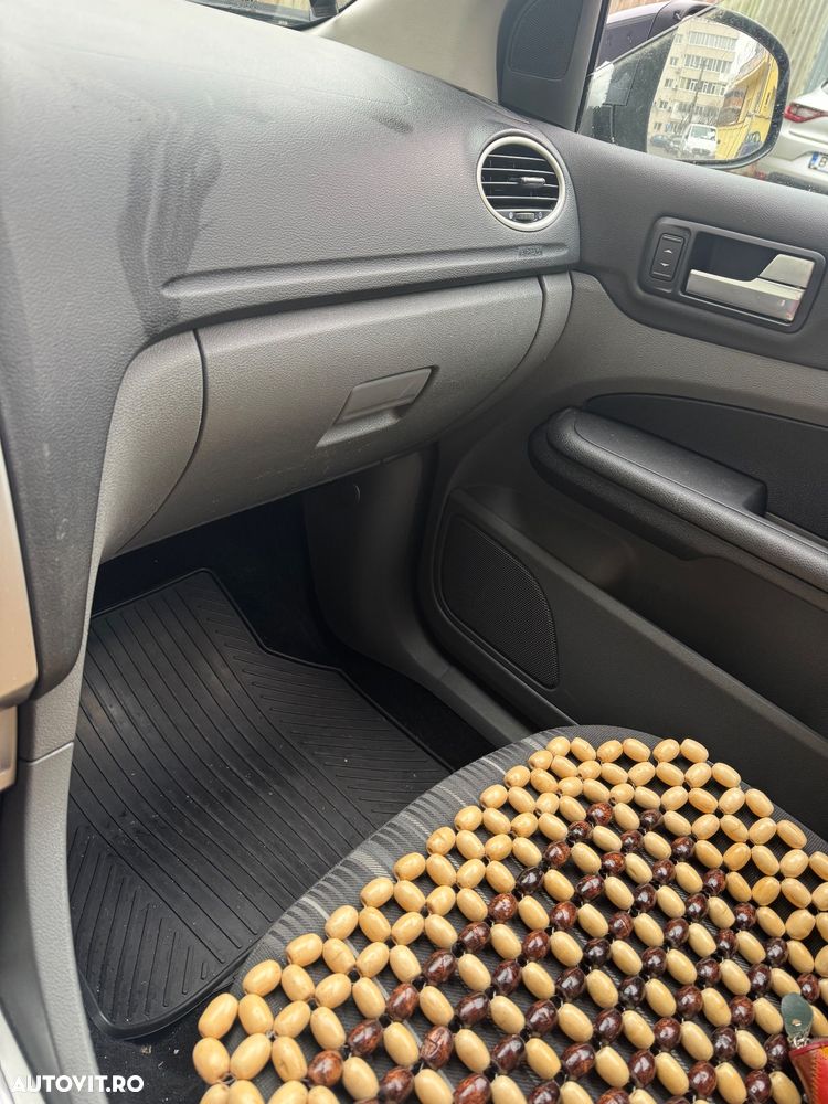 Ford Focus 1.6 Ambiente - 7