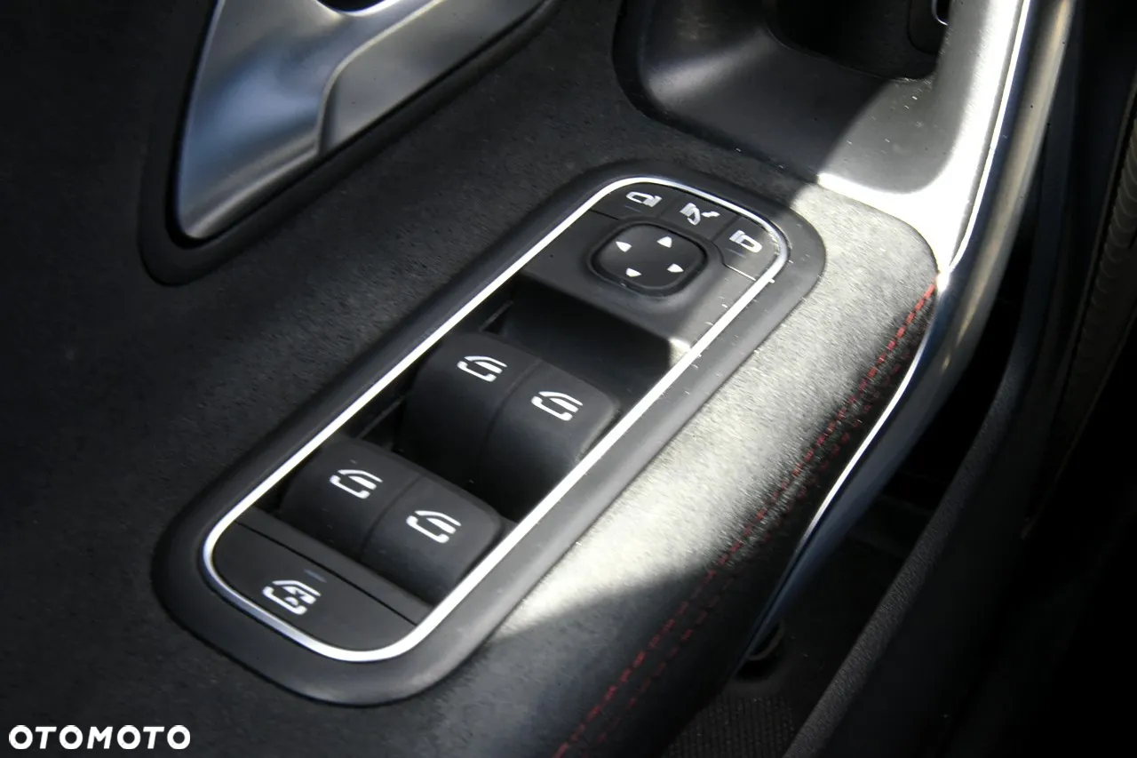 Mercedes-Benz CLA 200 AMG Line 7G-DCT - 19
