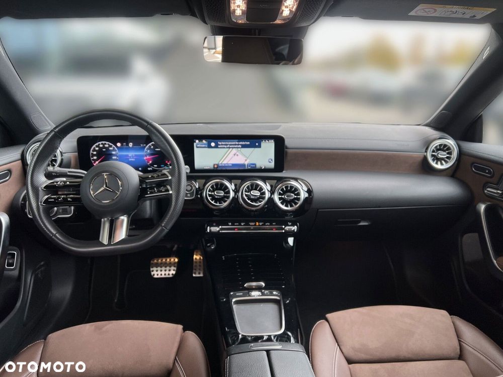 Mercedes-Benz CLA - 12