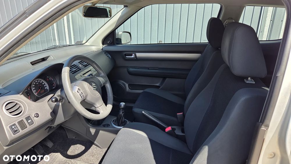 Suzuki Swift 1.3 Sakura - 2