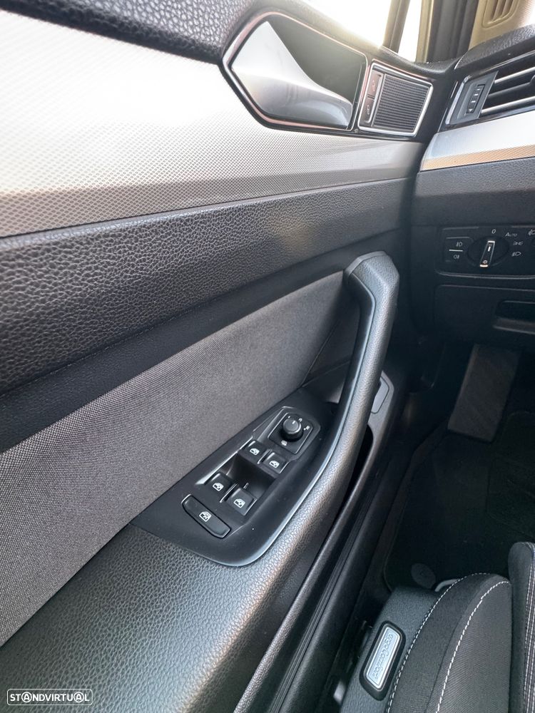 VW Passat Variant 2.0 TDi Confortline - 9