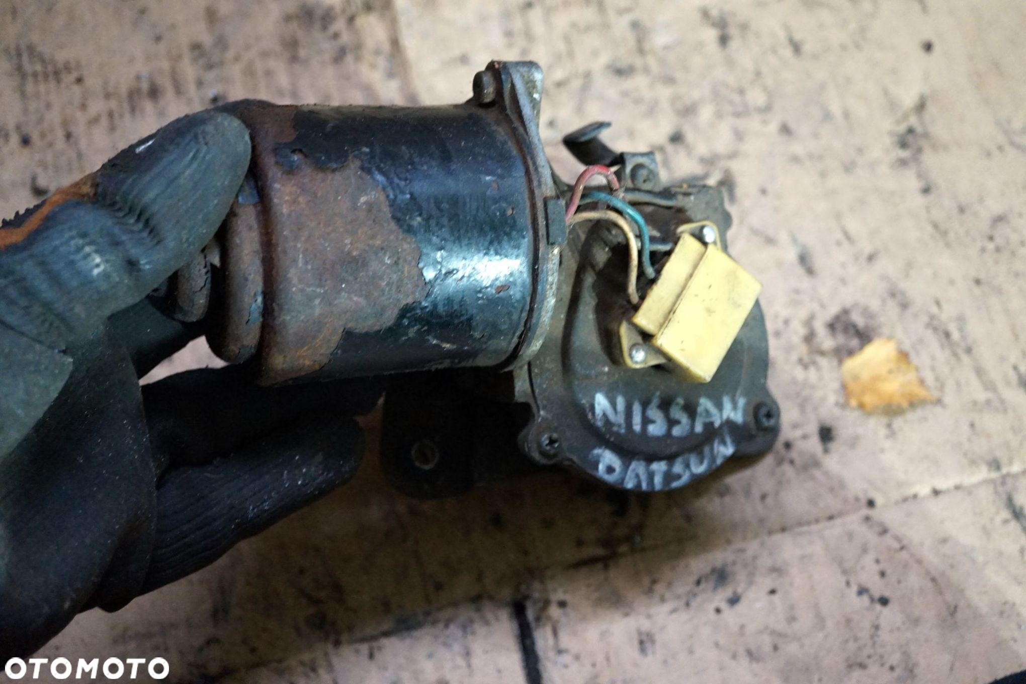 SILNICZEK WYCIERACZKI PRZÓD SUNNY B310 DATSUN NISSAN 1977-1982 - 2
