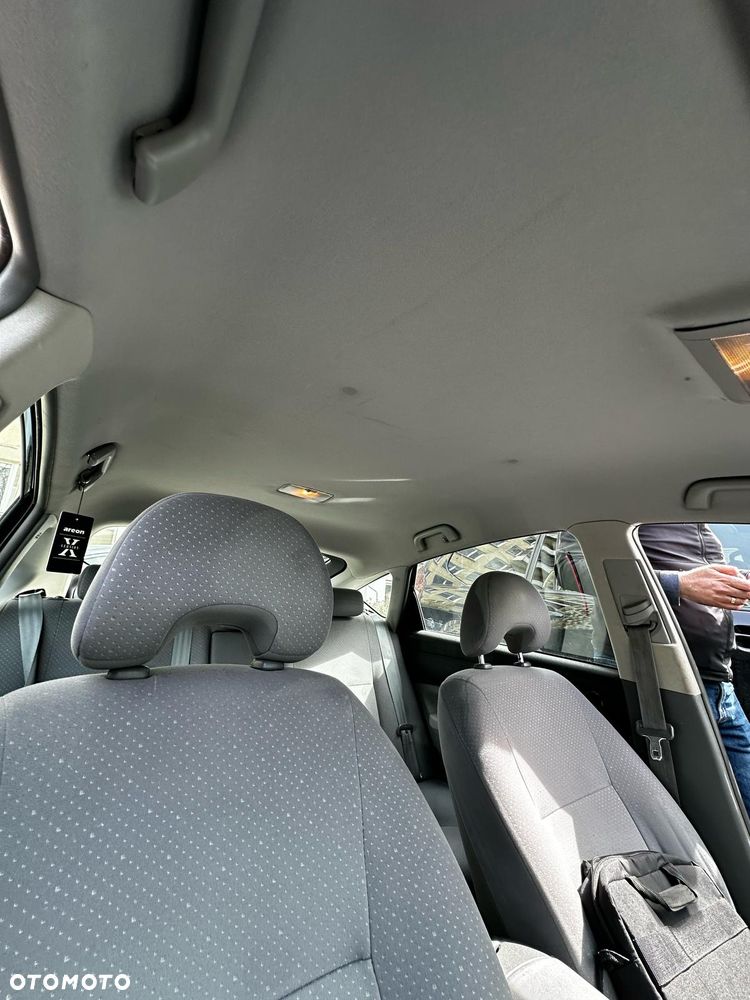 Toyota Prius 1.5 VVT-i Prestige - 17