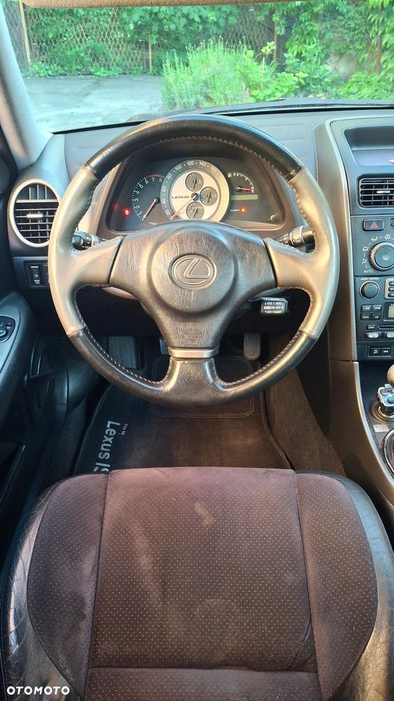 Lexus IS 200 Classic - 11