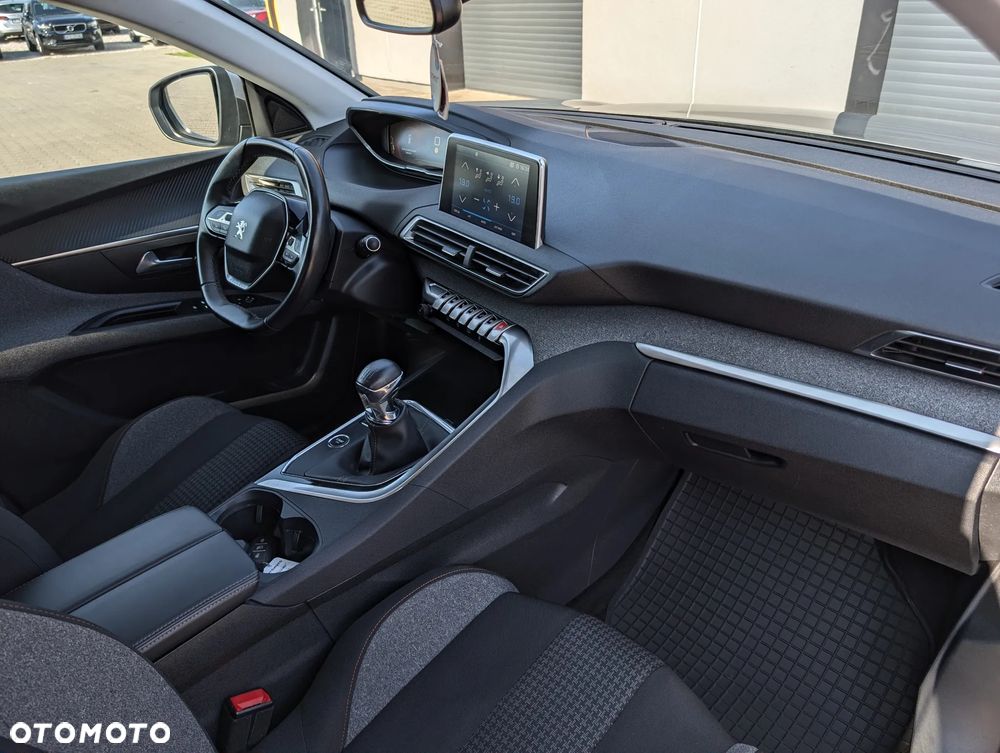 Peugeot 3008 PureTech 130 Stop & Start GPF Allure - 32