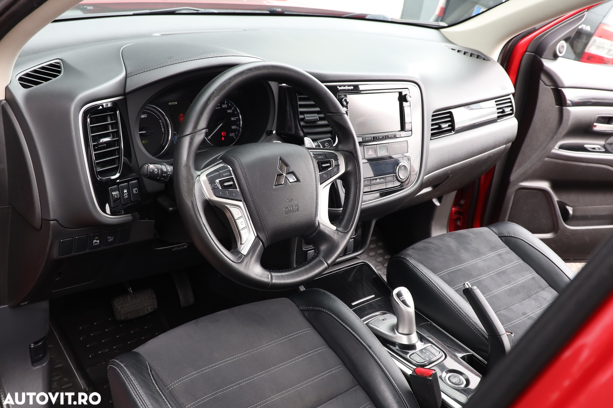 Mitsubishi Outlander 2.0 4WD Plug-In Hybrid - 7