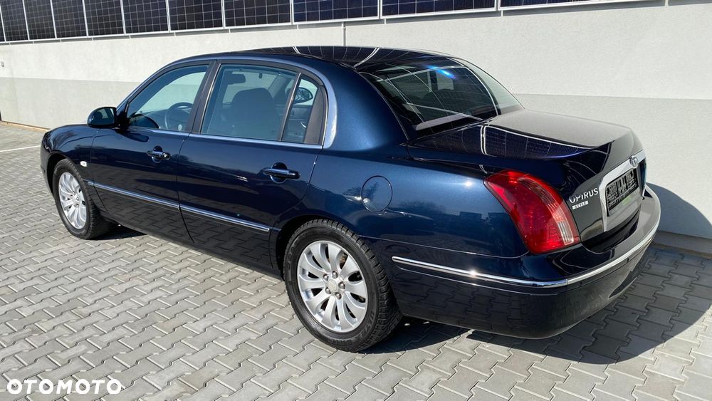 Kia Opirus - 6