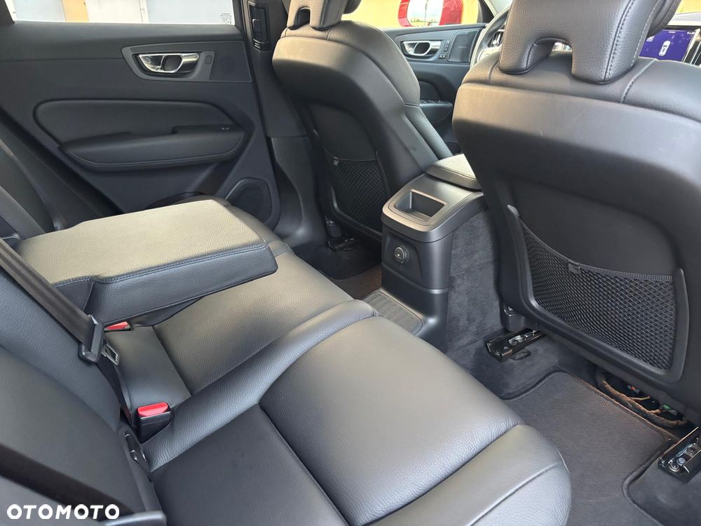 Volvo XC 60 T6 AWD Recharge Geartronic Inscription - 16