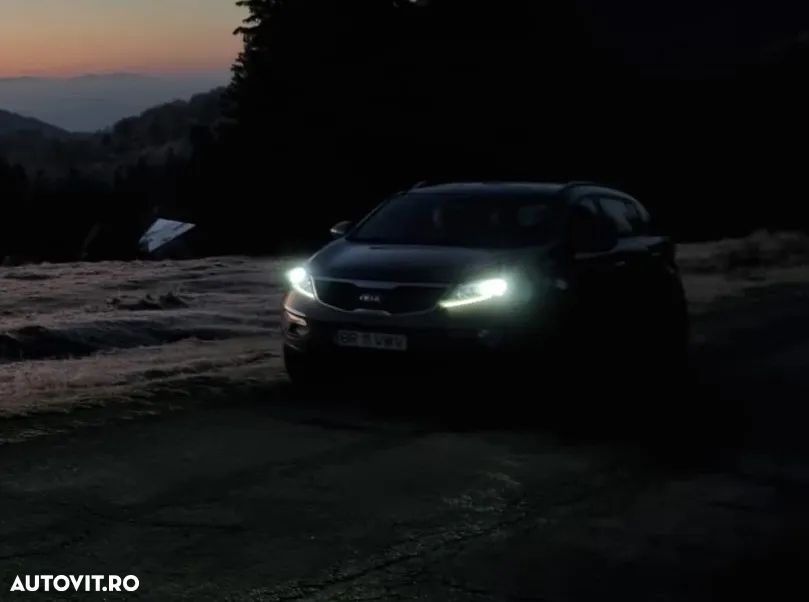 Kia Sportage 2.0 CRDI 4WD Vision - 9