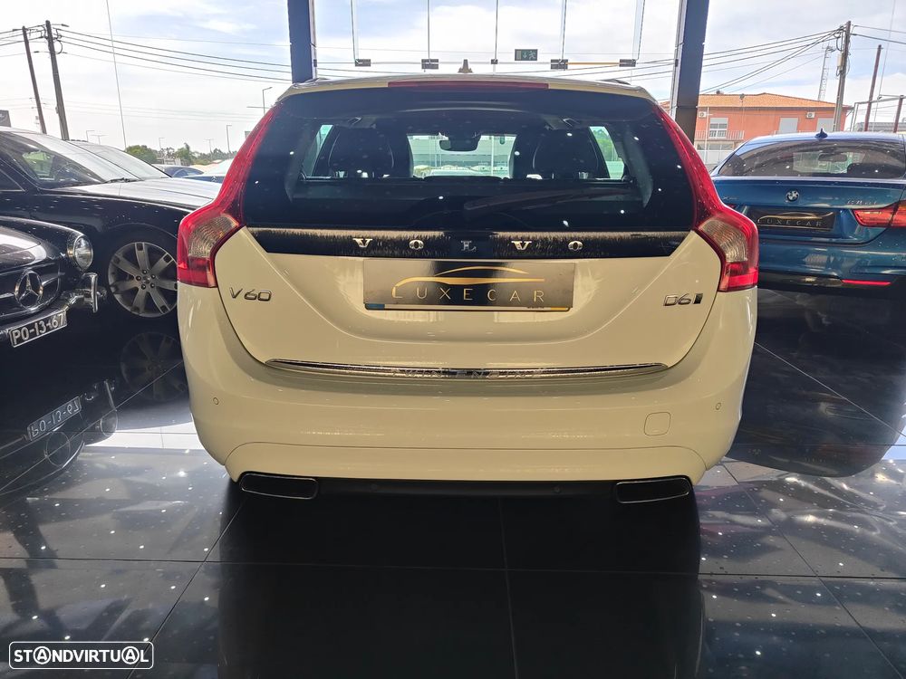 Volvo V60 2.4 D6 Momentum AWD Phev - 6