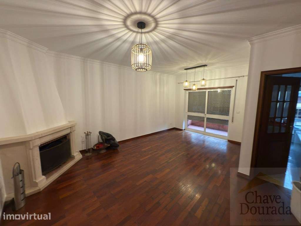 Apartamento T2, junto à Avenida Calouste Gulbenkian - Grande imagem: 2/9