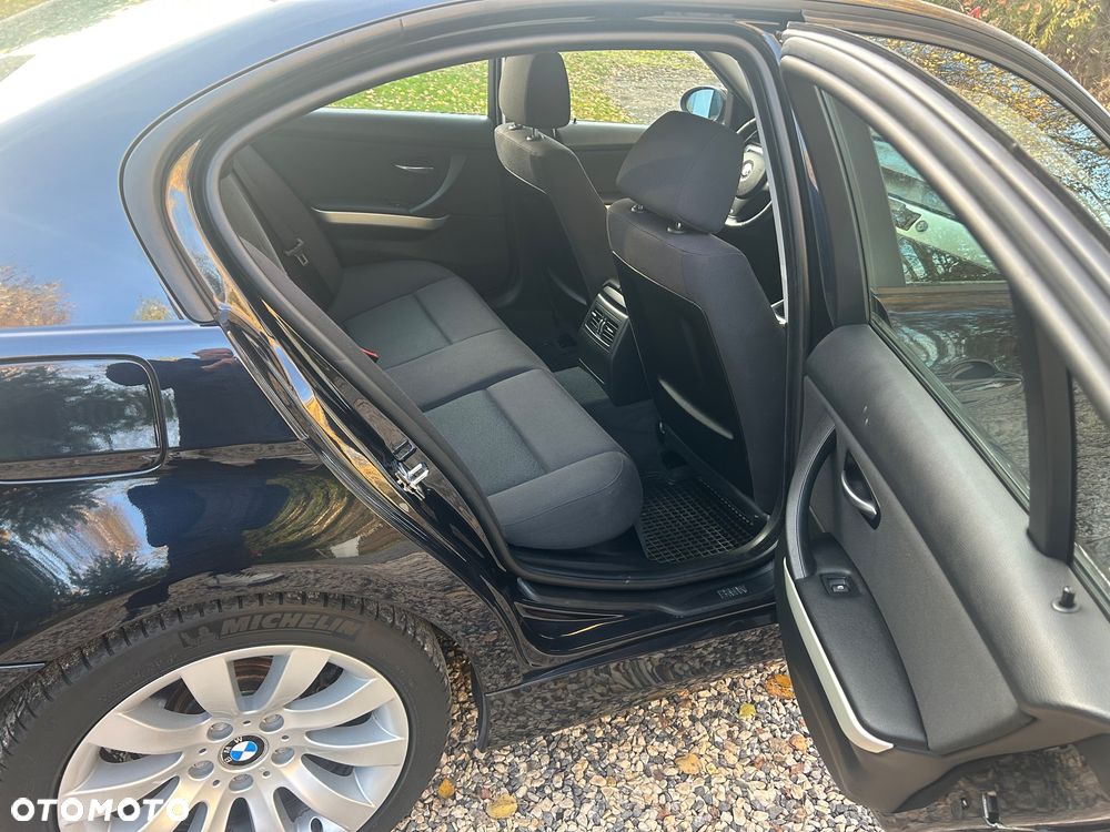 BMW Seria 3 318i Edition Sport - 15