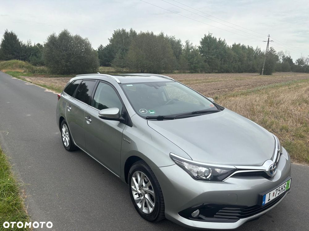 Toyota Auris 1.8 HSD Luna - 4