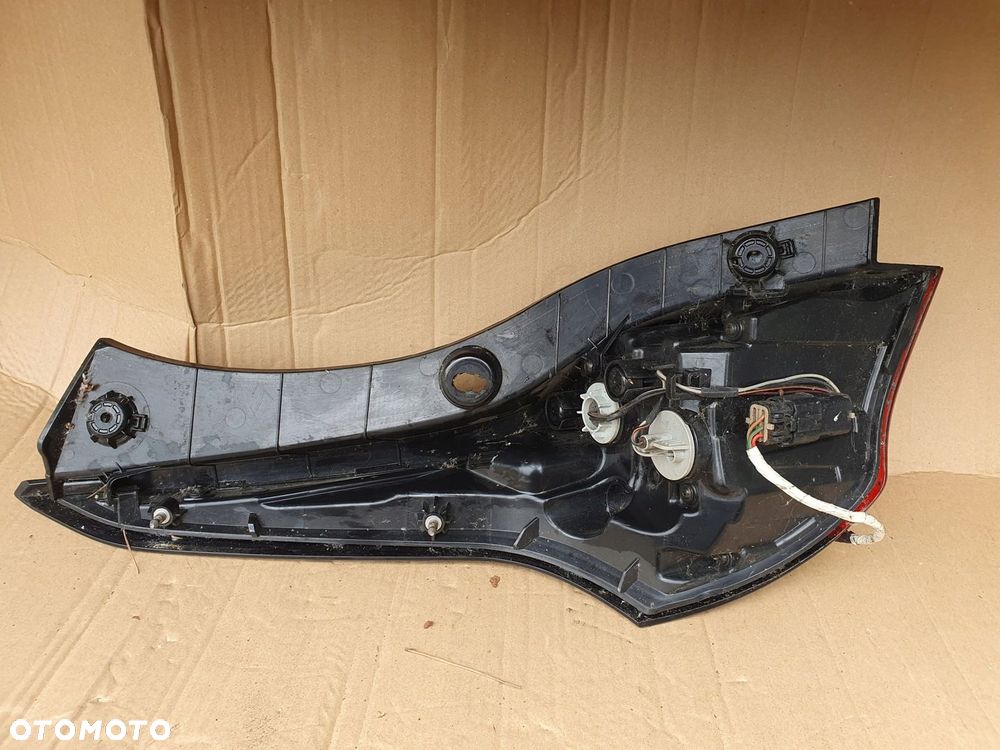 HYUNDAI VELOSTER N LAMPA tył tylna prawa w błotnik 92402-j3000 92402-J3100 - 4