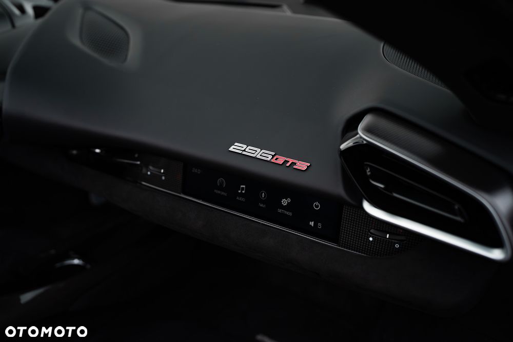 Ferrari 296 GTS - 25