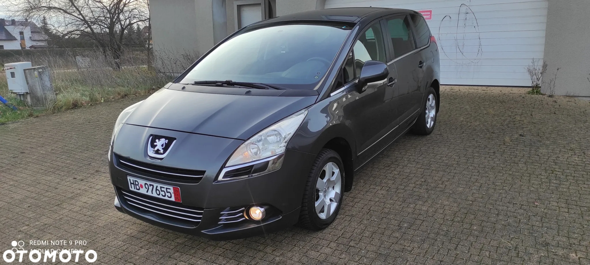 Peugeot 5008 HDI FAP 110 EGS6 Premium - 4