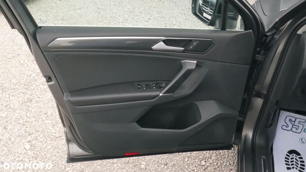 Volkswagen Tiguan - 11